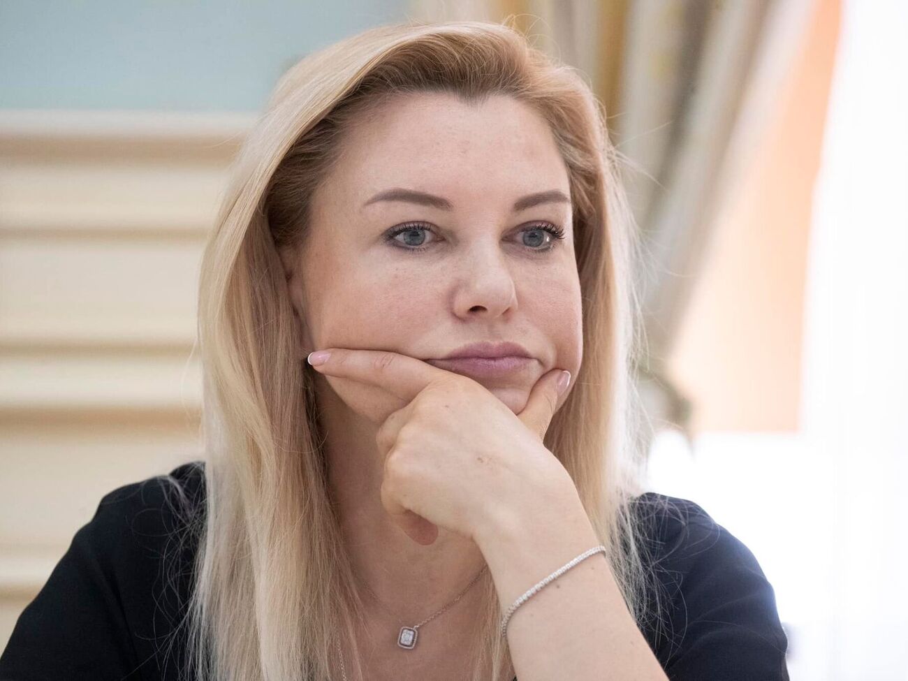 Из-за отсутствия положительных изменений в развитии демократии теряем здесь и сегодня, написала Продан