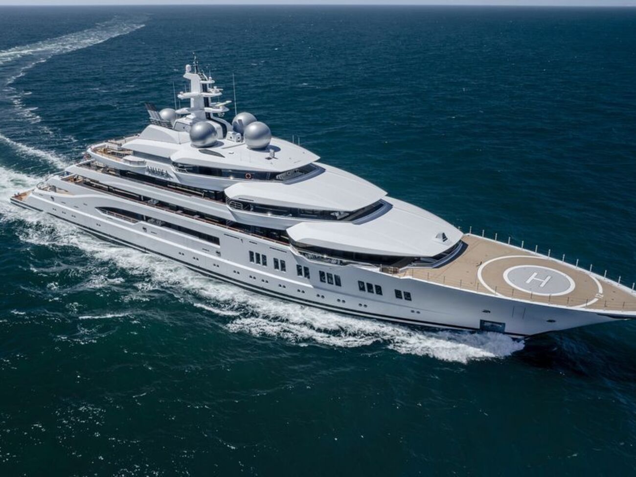 Яхту планують продати за $325 млн