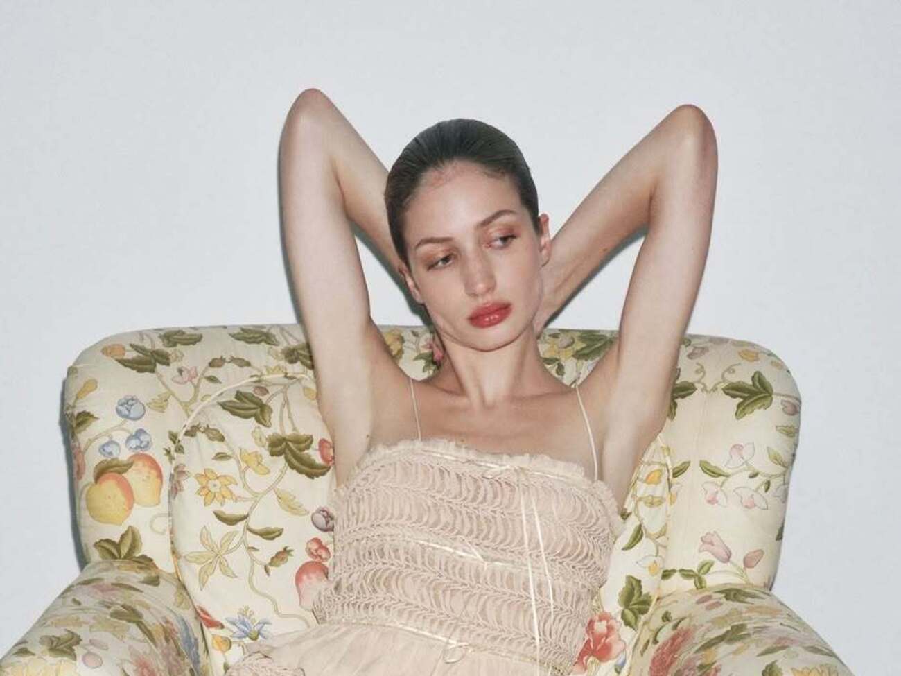 У Zara відреагували на зауваження і прибрали згадані фото