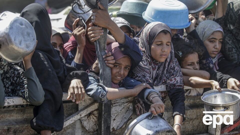 У Газі люди перебувають в умовах постійної небезпеки, голоду і критичного браку медичної допомоги, ідеться у статті