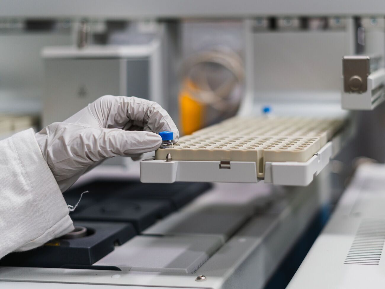 Основными признаками Stratus являются кашель, лихорадка, усталость, иногда – охриплость голоса