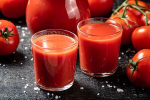 На 1 л томатного сока потребуется 1 ч. л. соли