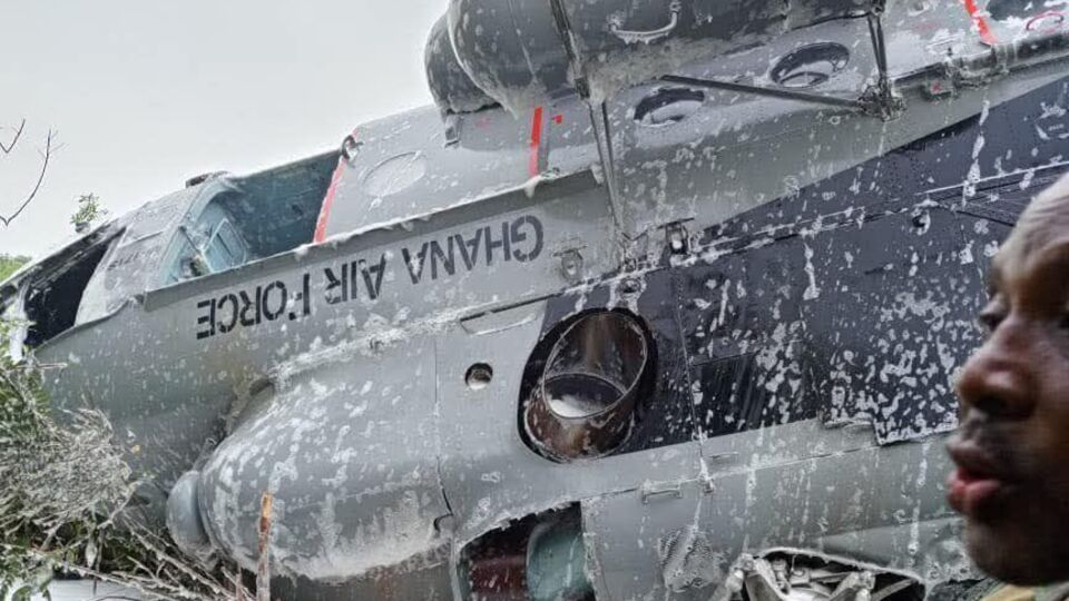 На борту разбившегося вертолета было восемь человек, все погибли