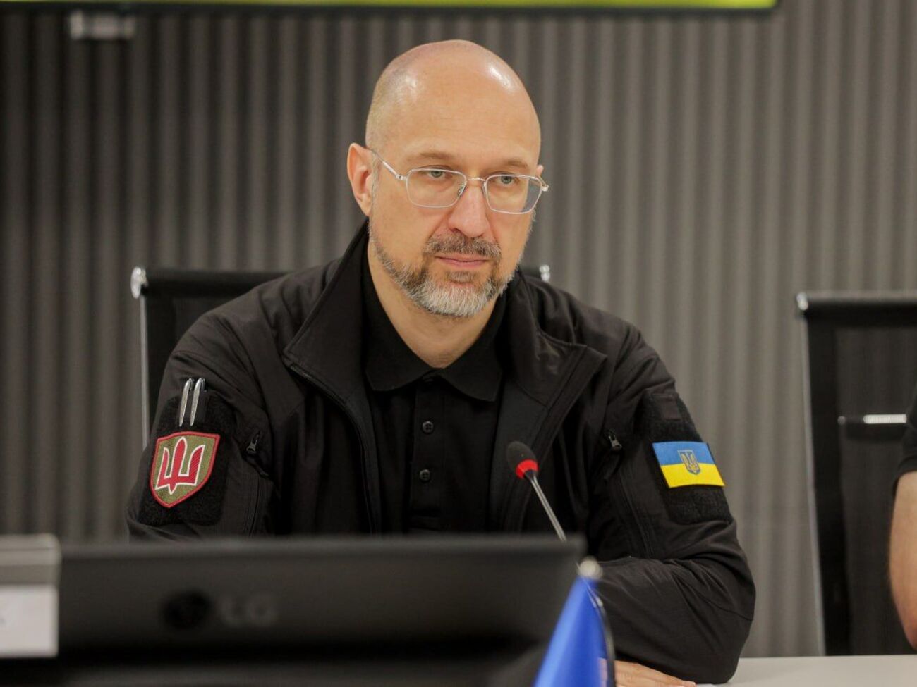 По словам Шмыгаля, в случае нарушения правил фиксации предусмотрена дисциплинарная ответственность