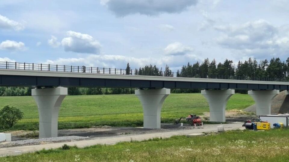 Аналогичные сваи уже использовали строительные подрядчики во Франции, отметил менеджер "Интерпайпа"
