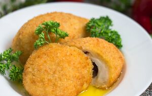 Котлета має соковиту начинку