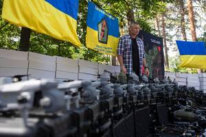 На оснащение бригады с начала года было выделено из городского бюджета 200 млн грн, заявил Кличко
