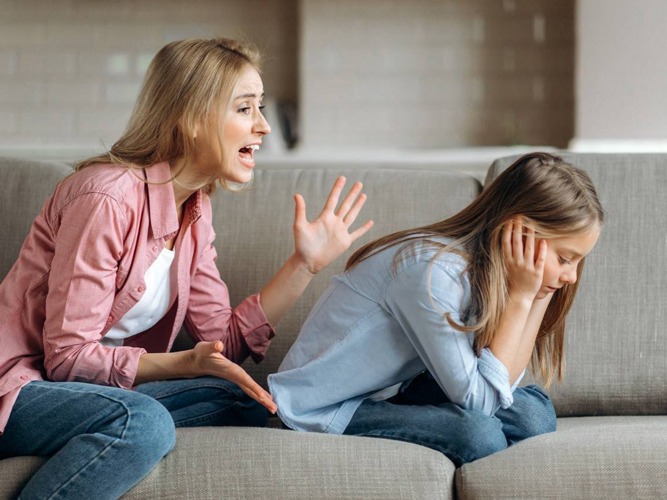 Психолог объяснила, почему родители злятся на детей именно тогда, когда они больше всего нуждаются в поддержке