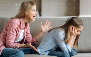 Психолог объяснила, почему родители злятся на детей именно тогда, когда они больше всего нуждаются в поддержке