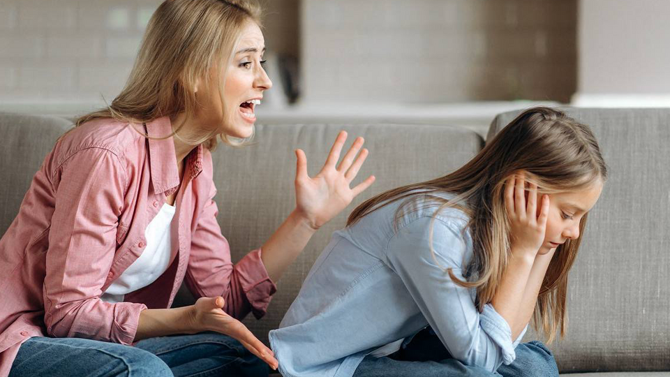 Психолог объяснила, почему родители злятся на детей именно тогда, когда они больше всего нуждаются в поддержке