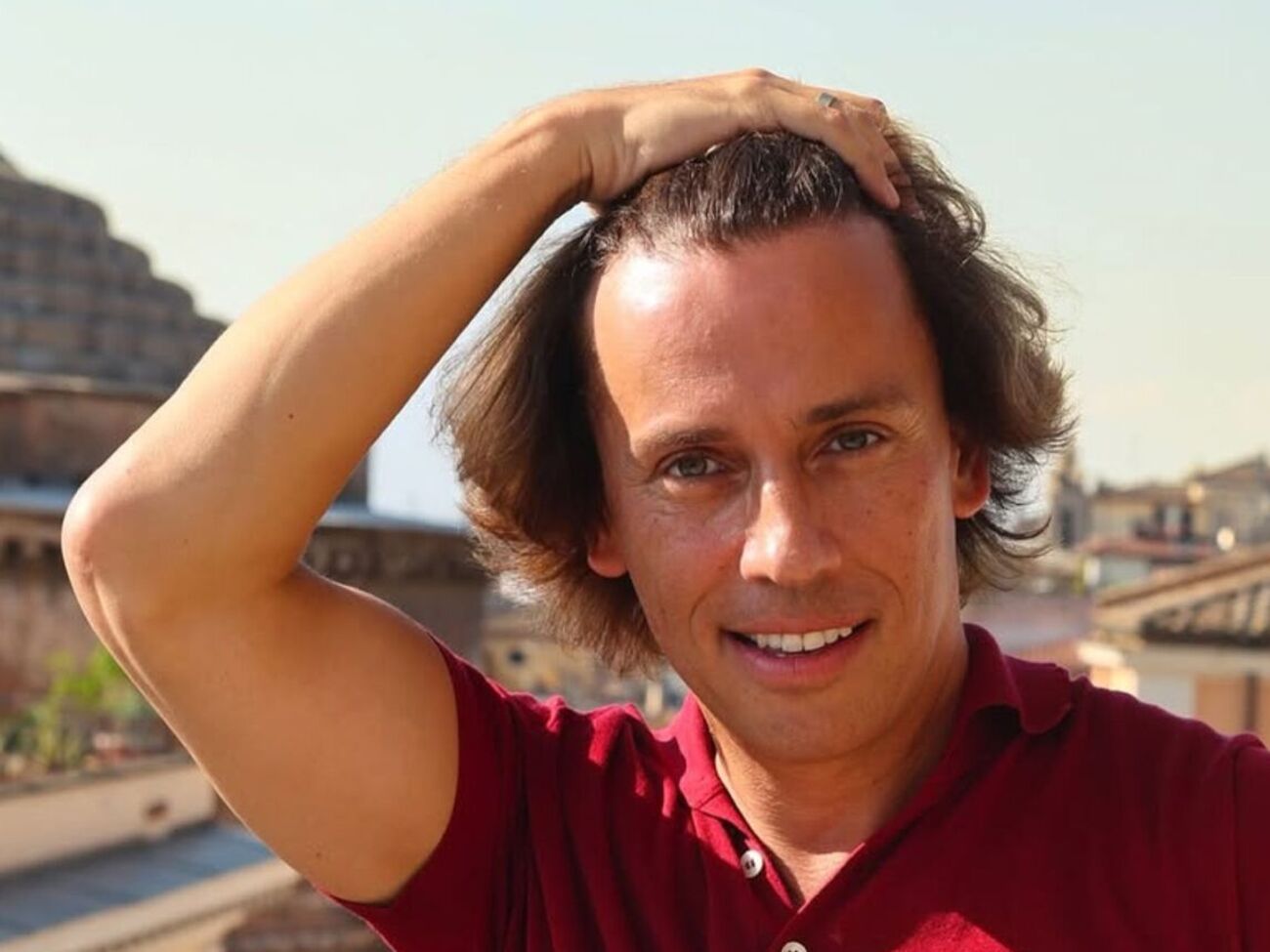 По словам Галкина, когда он ехал по главной дороге на велосипеде, ему не уступил дорогу автомобиль, который выехал со второстепенной