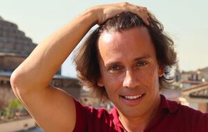 По словам Галкина, когда он ехал по главной дороге на велосипеде, ему не уступил дорогу автомобиль, который выехал со второстепенной