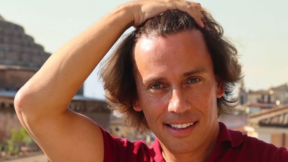 За словами Галкіна, коли він їхав головною дорогою на велосипеді, йому не поступився дорогою автомобіль, який виїхав із другорядної