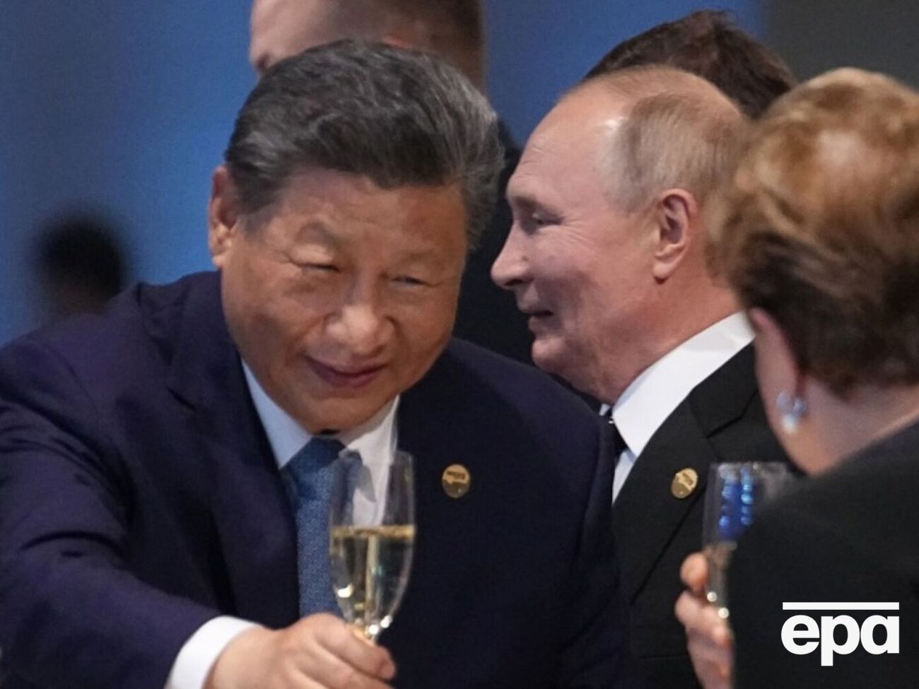 По данным СМИ, лидер КНР поговорил с Путиным по просьбе последнего