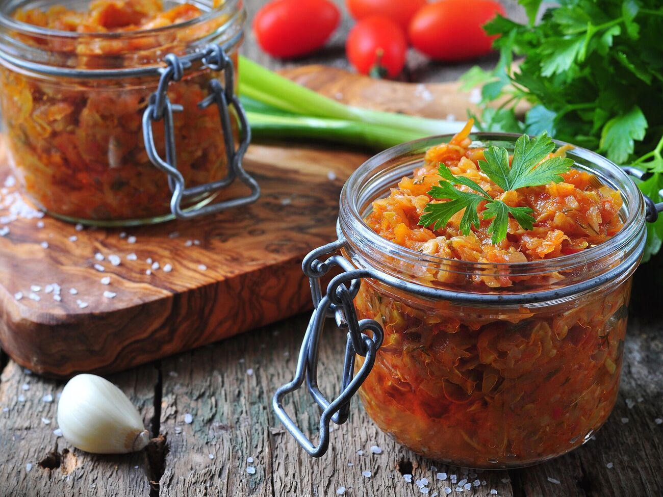 По этому рецепту кабачковую икру готовят на огне