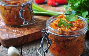 По этому рецепту кабачковую икру готовят на огне