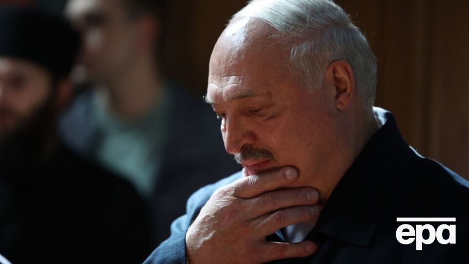 Лукашенко вважає, що запитати, що робили російські війська у Києві, потрібно у Зеленського й Путіна