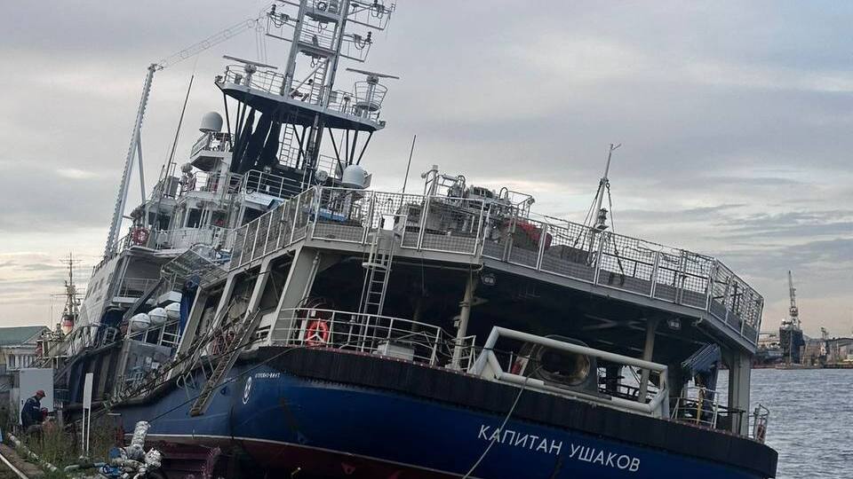 Судно легло на грунт