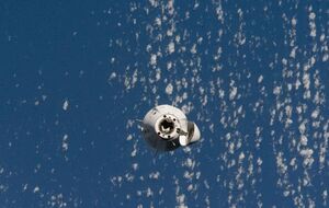 Космический корабль приводнился в Тихом океане