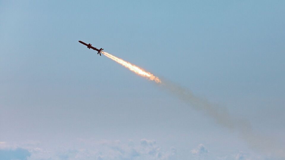 Ракетой нового типа россияне атаковали Николаев, считают аналитики.