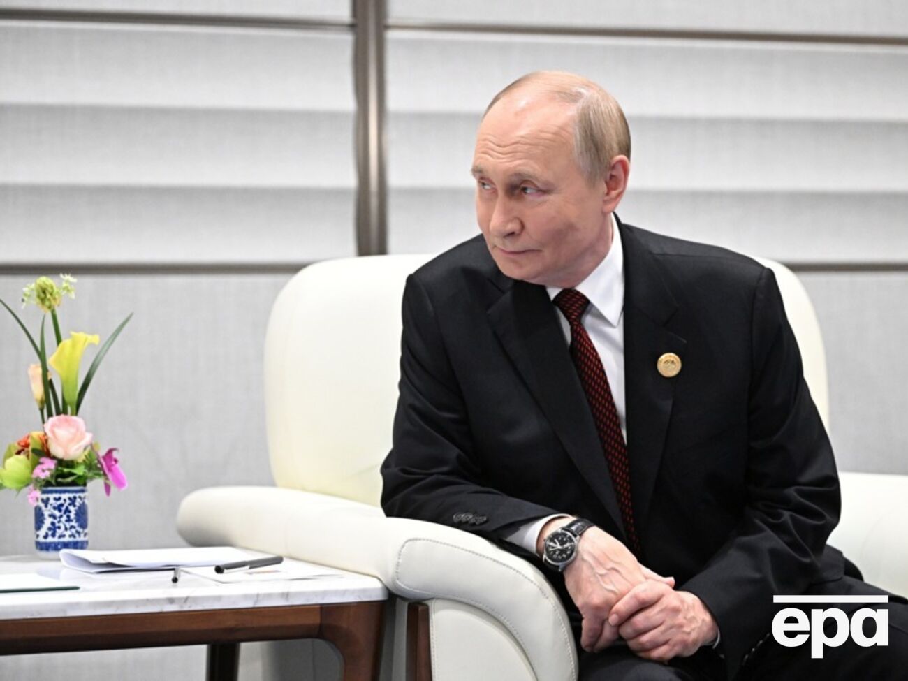 Путін нібито сподівається, що саміт на Алясці відкриє "шлях до миру" в Україні