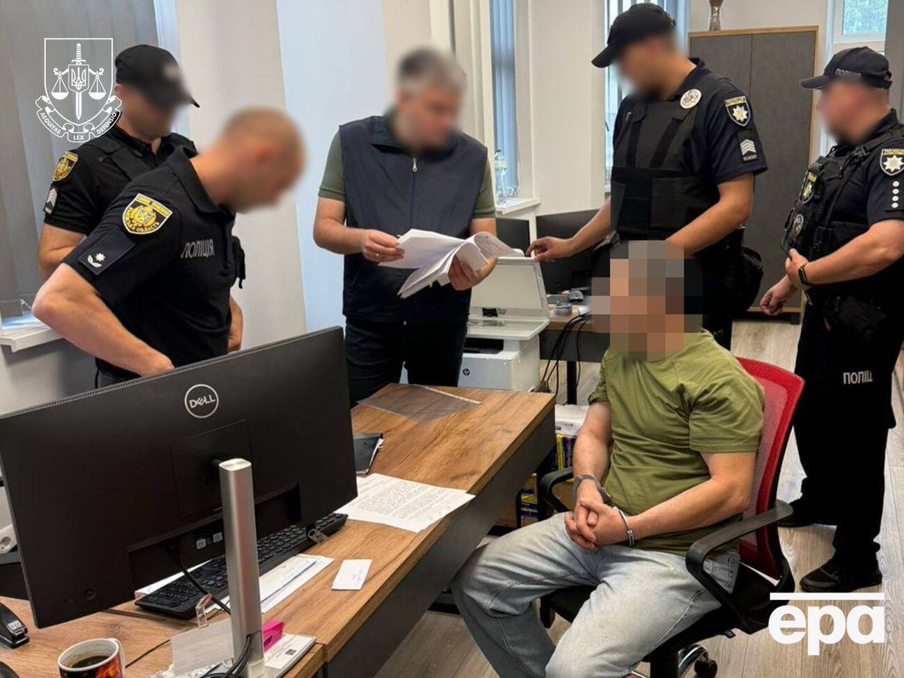 Тривають обшуки за місцями його проживання й перебування, ідеться в повідомленні Офісу прокурора