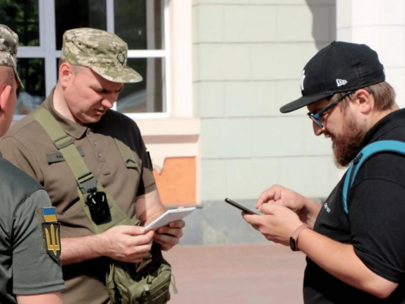 Патруль має попередити про ведення зйомки