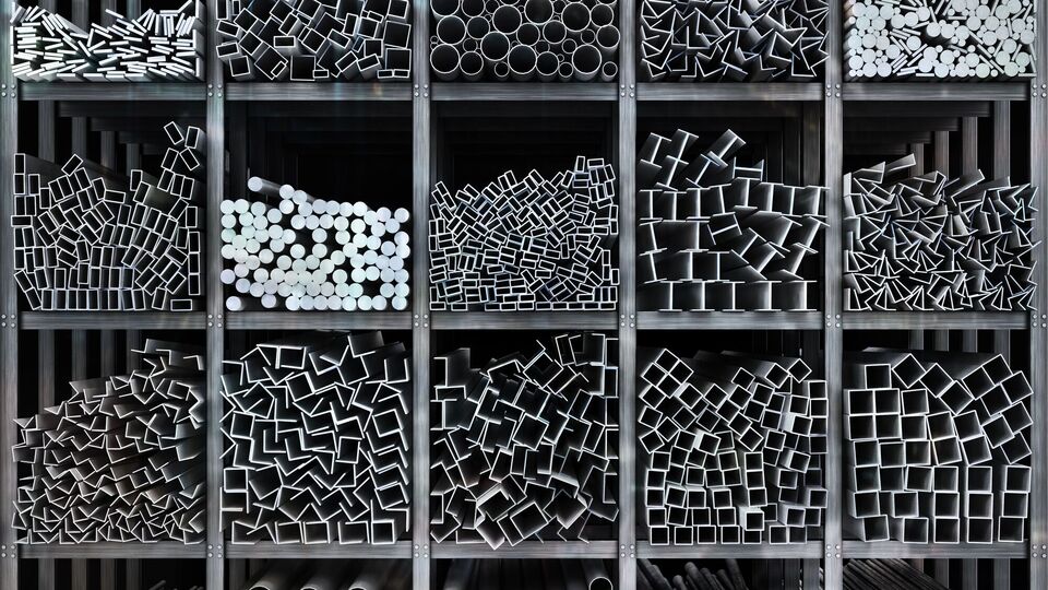 Металлургические предприятия Украины сократили экспорт стальных полуфабрикатов на 36,3%, сообщил GMK Center