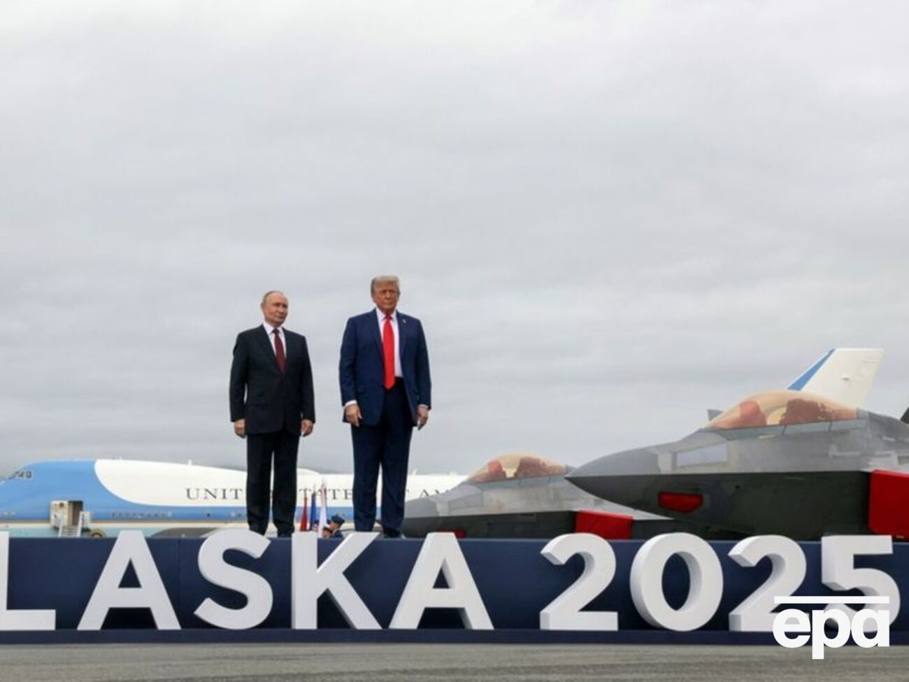 Встреча на Аляске ухудшила ситуацию с войной в Украине, считает Болтон