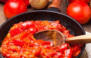 Для блюда понадобится 1,5 кг помидоров