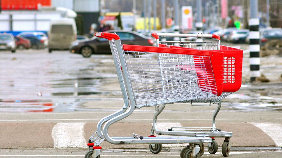 Лучше всего каждый раз фотографировать место парковки, чтобы потом не искать свое авто