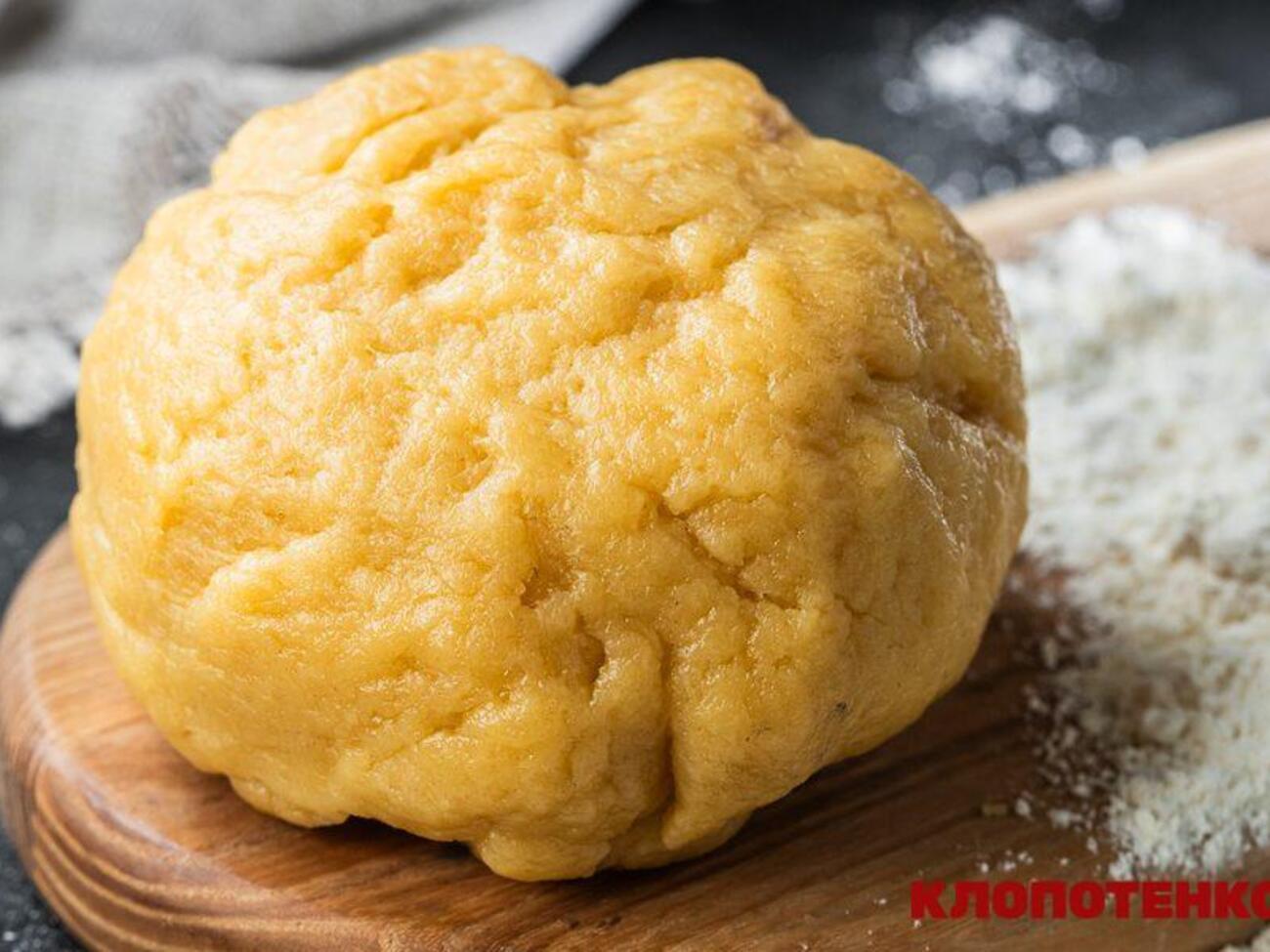 В тесто нужно добавить 2 ст. л. смальца