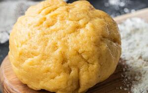 В тесто нужно добавить 2 ст. л. смальца