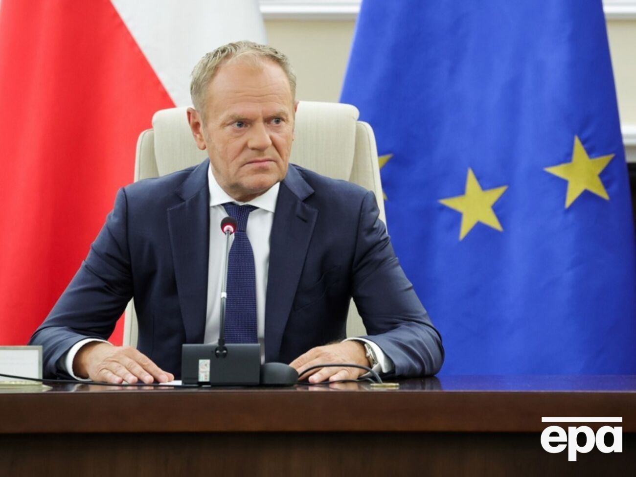 Туск подчеркнул, что, хотя он и ценит все проявления солидарности, "слов недостаточно"