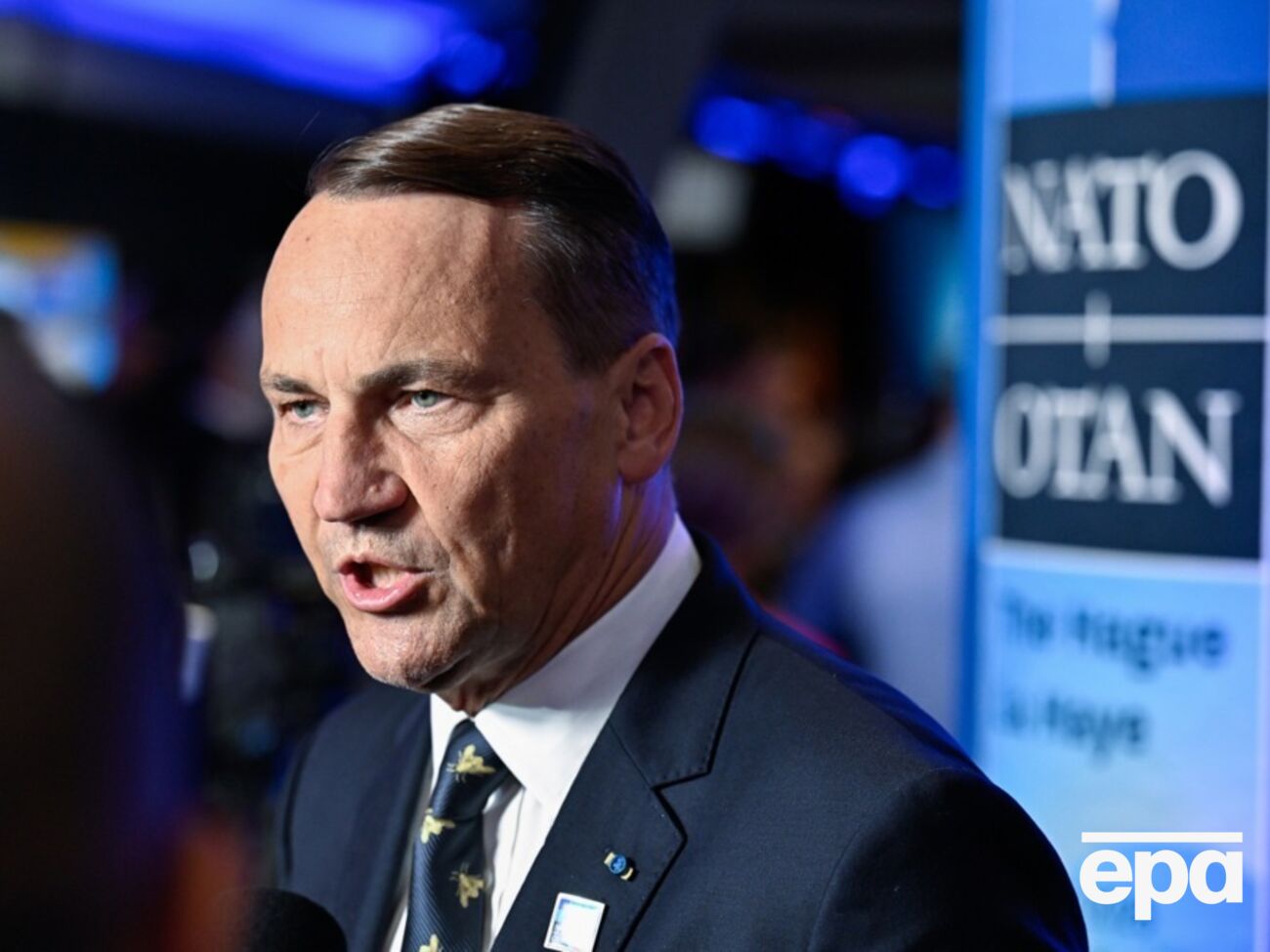 Сикорский призвал Орбана "сойти с места" и осудить российскую агрессию