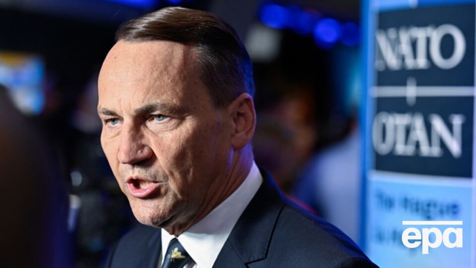 Сикорский призвал Орбана "сойти с места" и осудить российскую агрессию