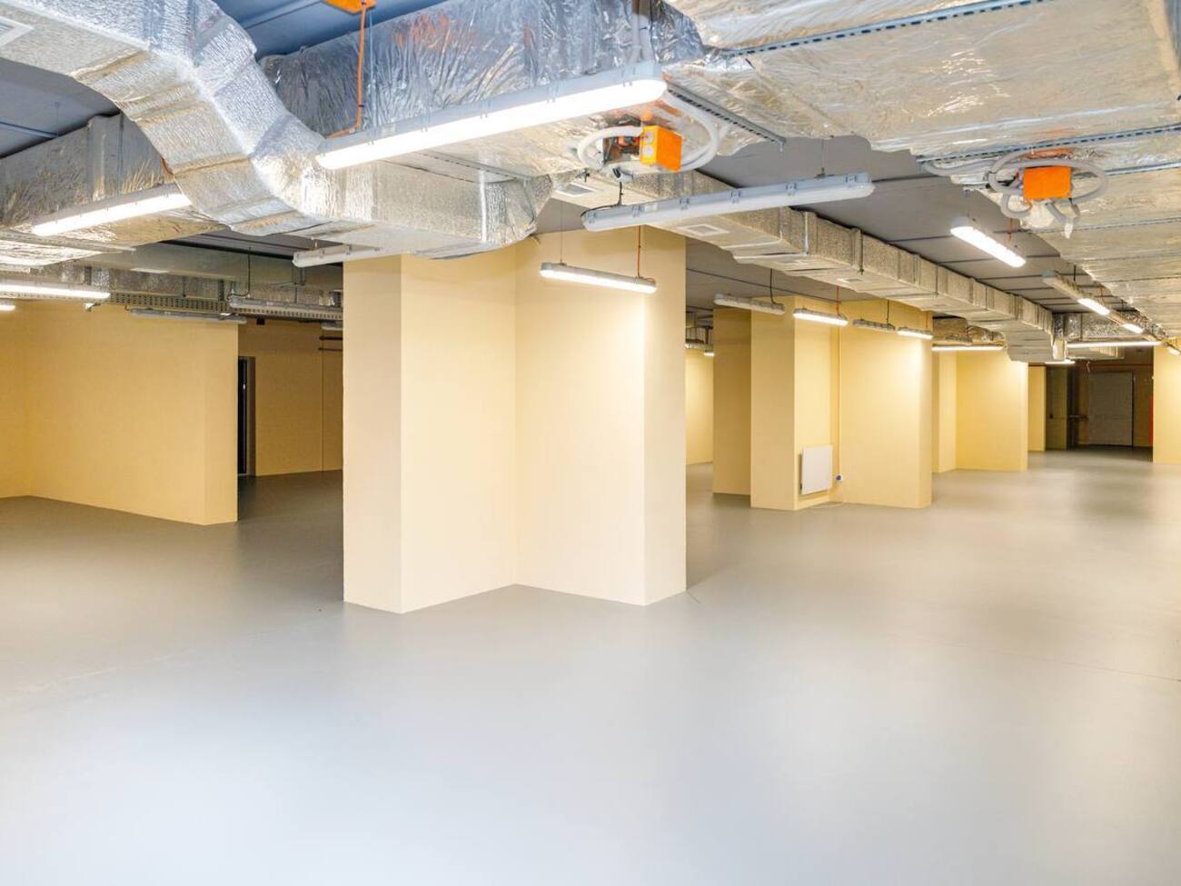 Для строительства укрытия понадобилось более 400 тонн арматуры и 3200 м³ бетона