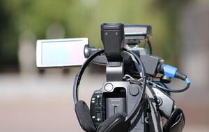 В ORF повідомили, що оператор їхав на зйомку