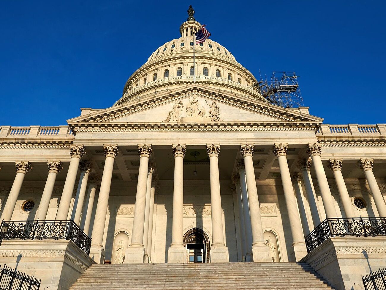 После принятия Палатой представителей законопроект об оборонном бюджете должен рассмотреть Сенат