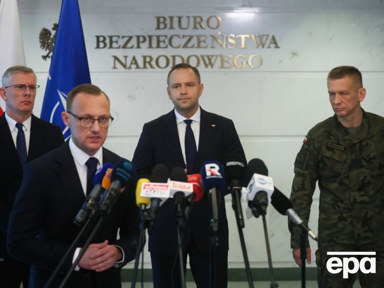 Лешкевич наголосив, що якщо розглядати це в історичній, а не лише політичній площині, то, "без сумніву, цю дату буде вписано в підручники з історії"