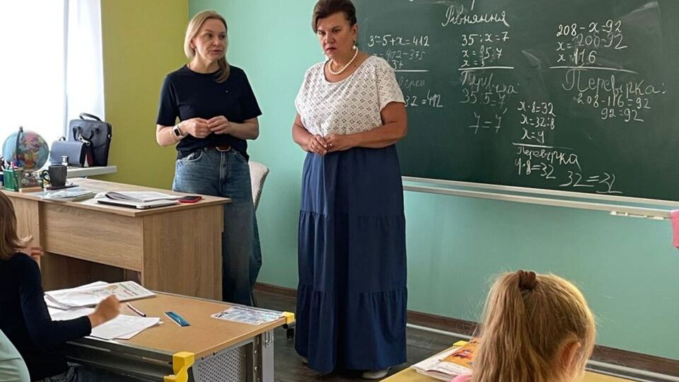 Романенко: Учителі – це, я вважаю, люди, яким ми вручаємо наше майбутнє
