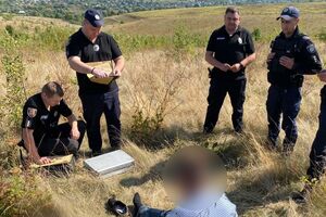 Чоловіку оголосили підозру за п. 1 ч. 2 ст. 115 Кримінального кодексу України (умисне вбивство двох і більше осіб)