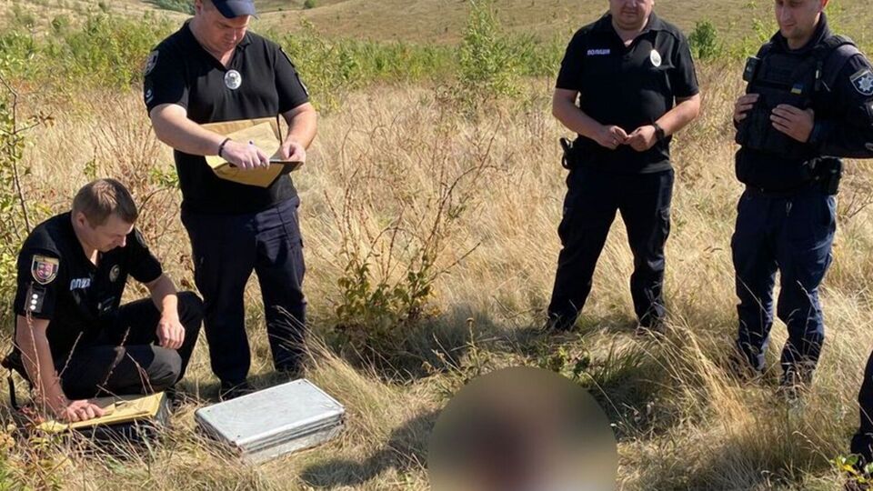 Мужчине объявили подозрение по ст. 115, ч. 2, п. 1 Уголовного кодекса Украины – умышленное убийство двух и более человек