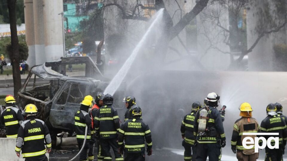 Взрыв вызвал ударную волну, повредившую несколько десятков автомобилей