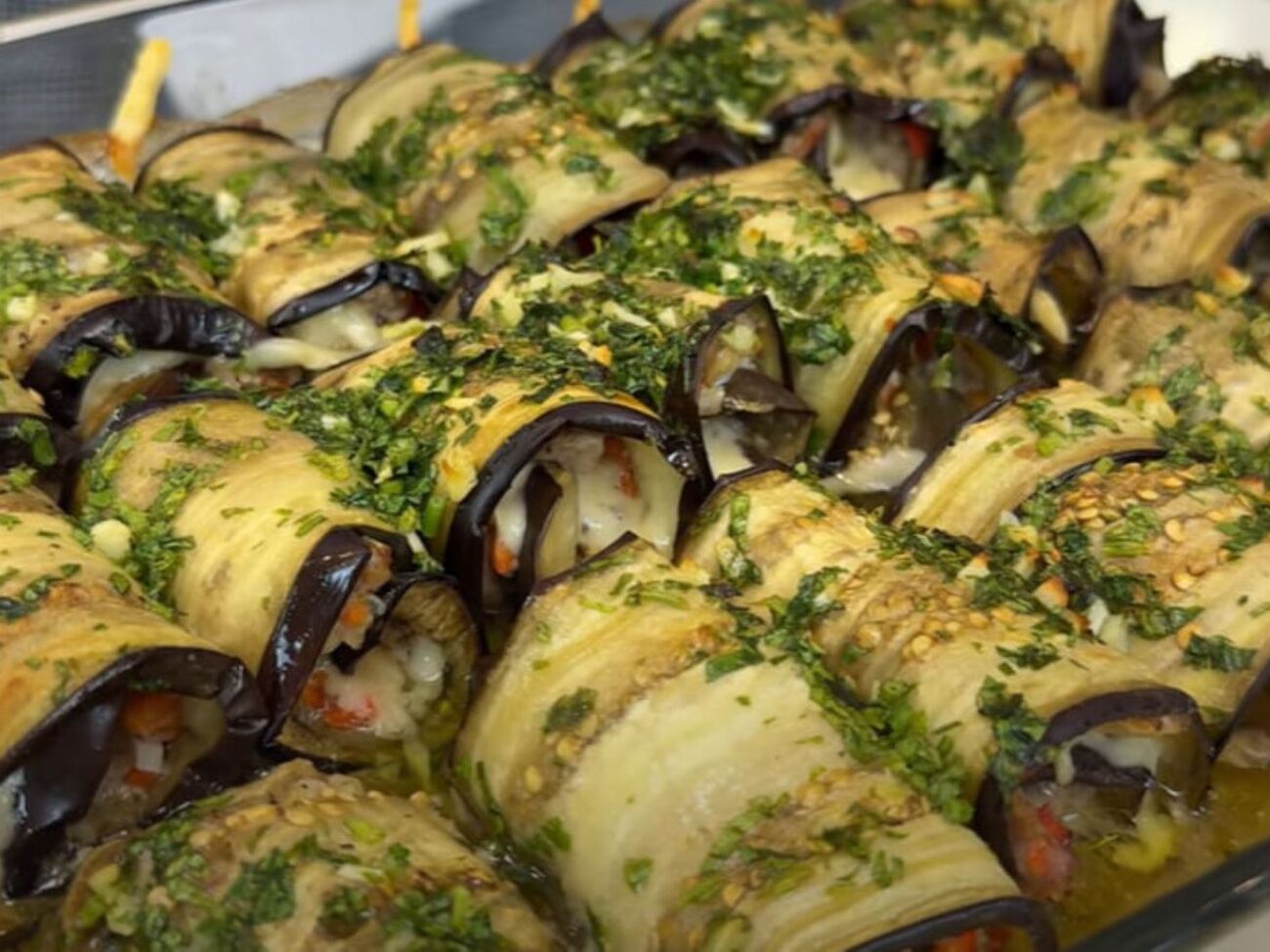 Запекайте рулеты 20 минут при 180 °C