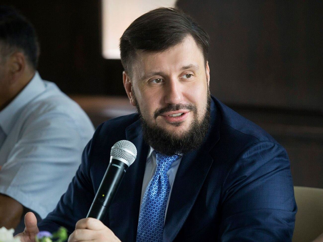 По данным СБУ, Клименко через соглашения с террористами "ЛНР" и лицензии РФ получает доходы из луганской шахты, которые идут в бюджет России