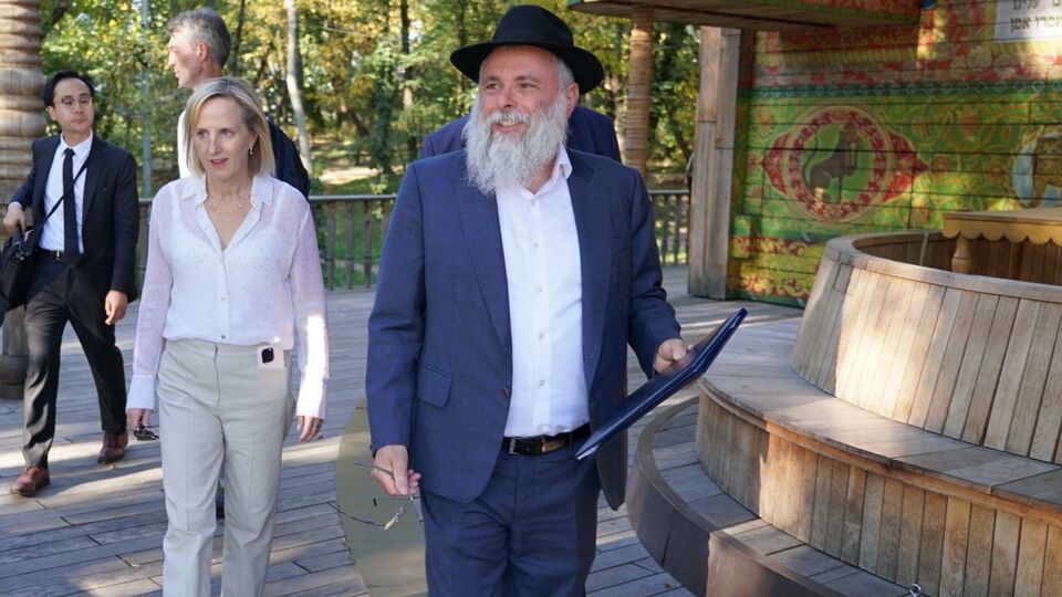 Фишер почтила память жертв Холокоста