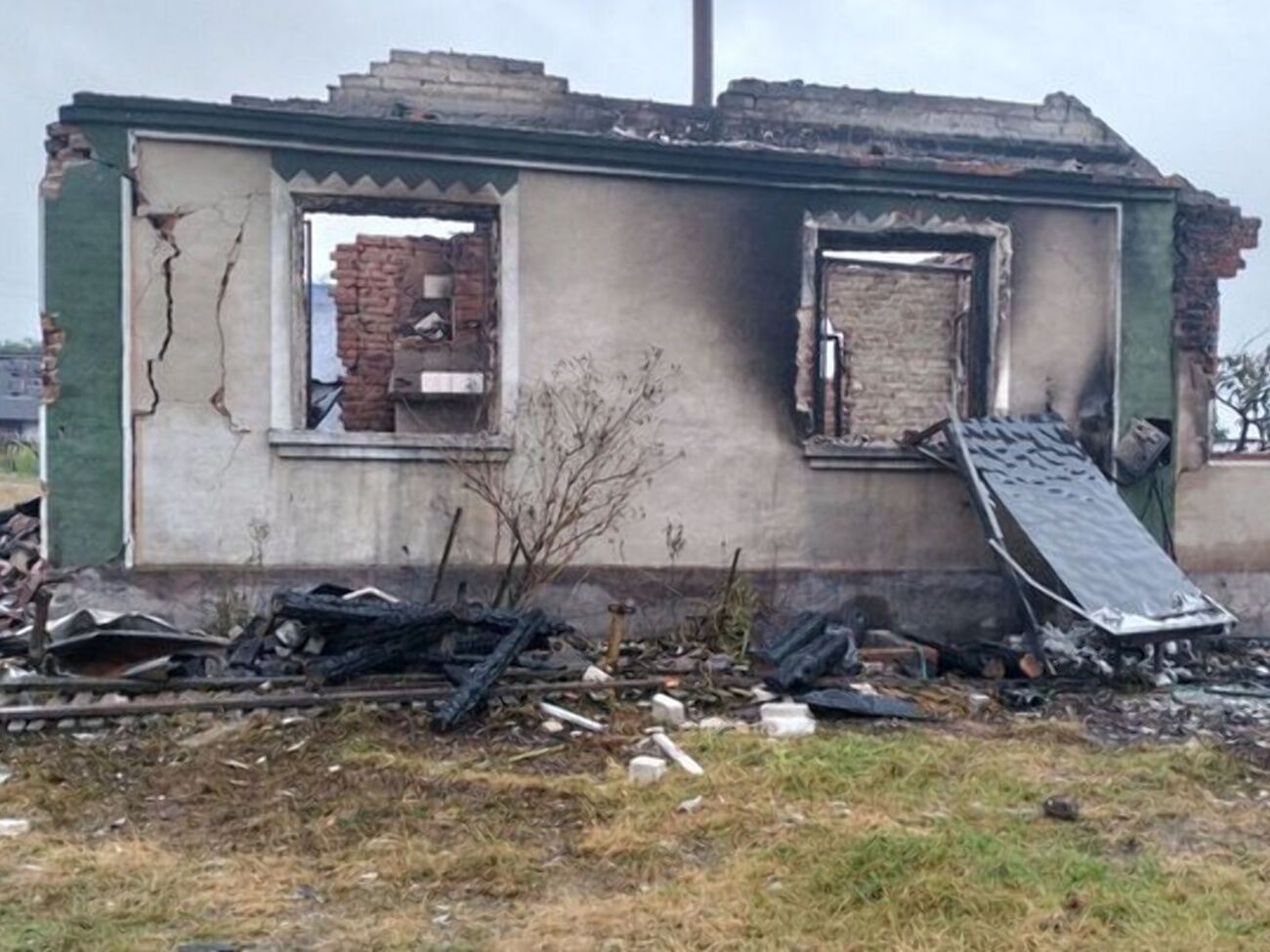 Власники будинку залишилися живими, тому що на момент вибуху їх не було вдома, пишуть журналісти