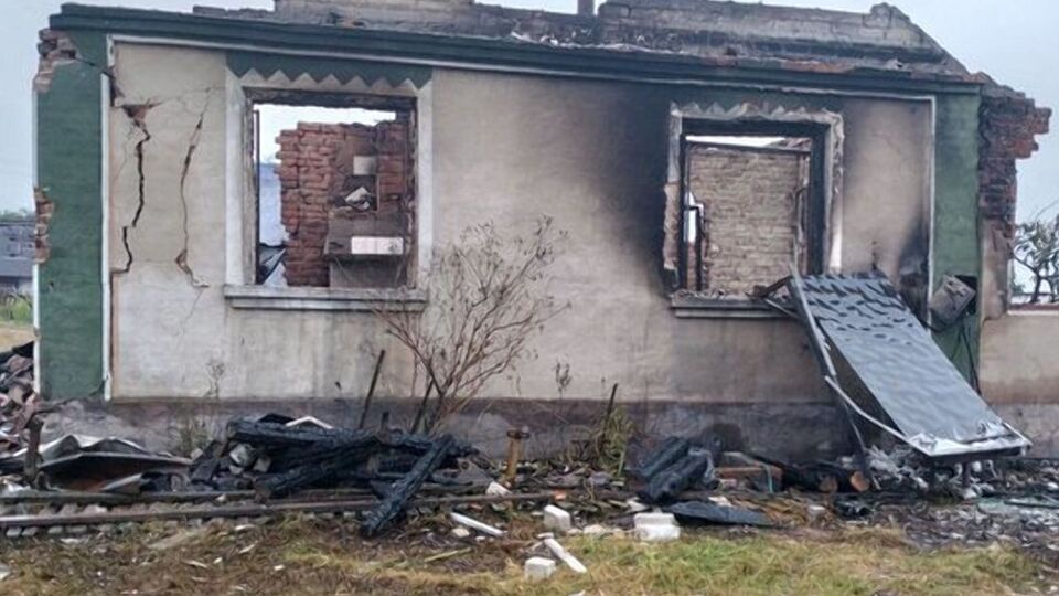 Власники будинку залишилися живими, тому що на момент вибуху їх не було вдома, пишуть журналісти