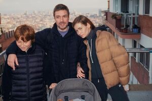 Певица Луна с мужем-продюсером и детьми живет в Испании